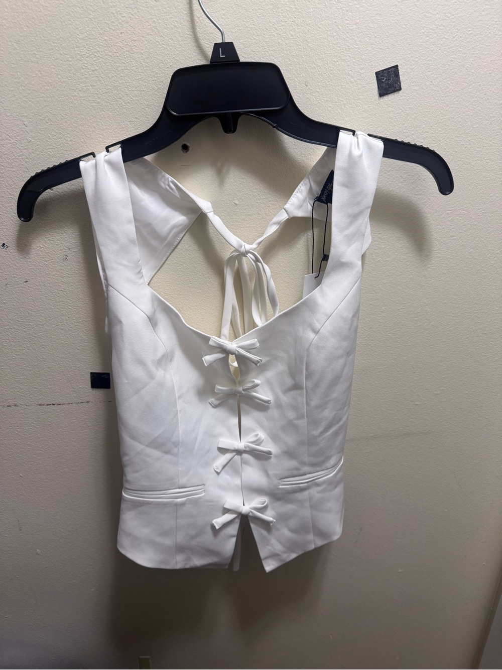 Nasty Gal White Sleeveless Bow-Back Vest Top size 4